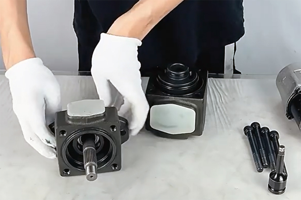 PV2R vane pump assembly