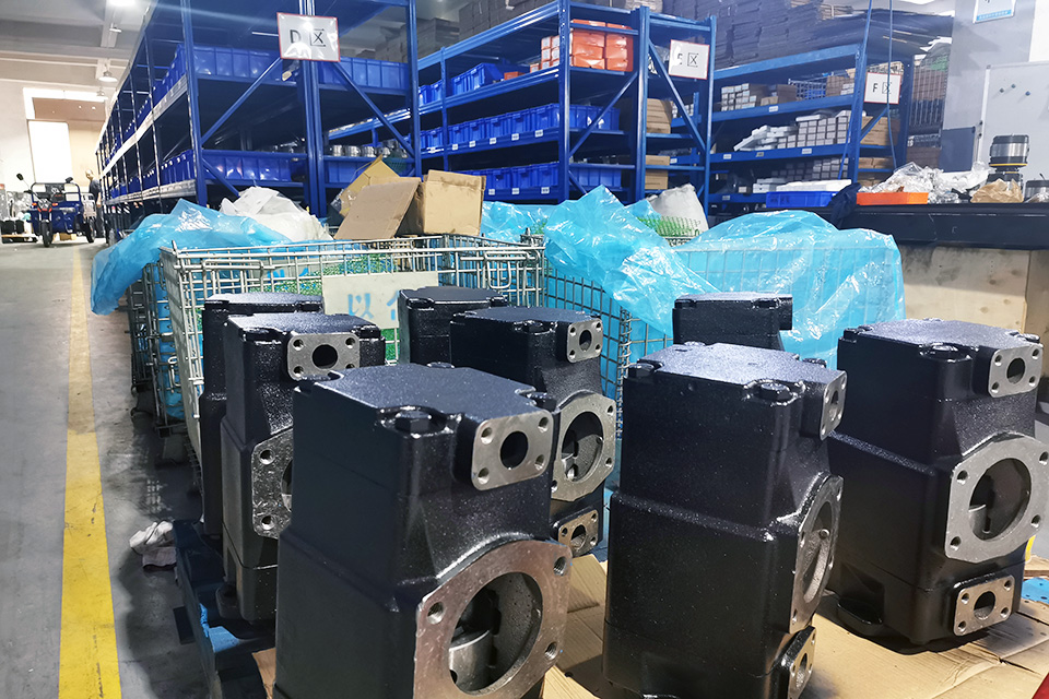 Vane pump warehouse (2)